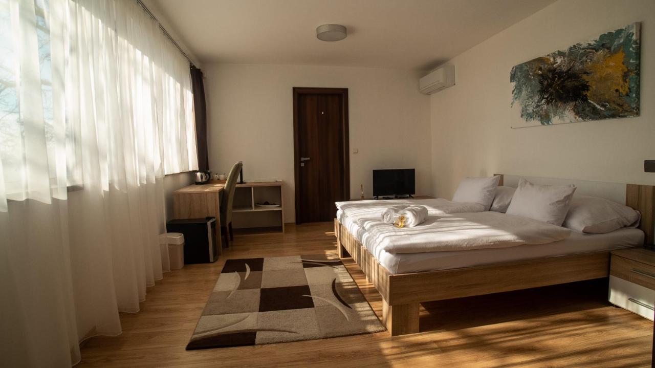 River View Residence Bratislava Eksteriør billede