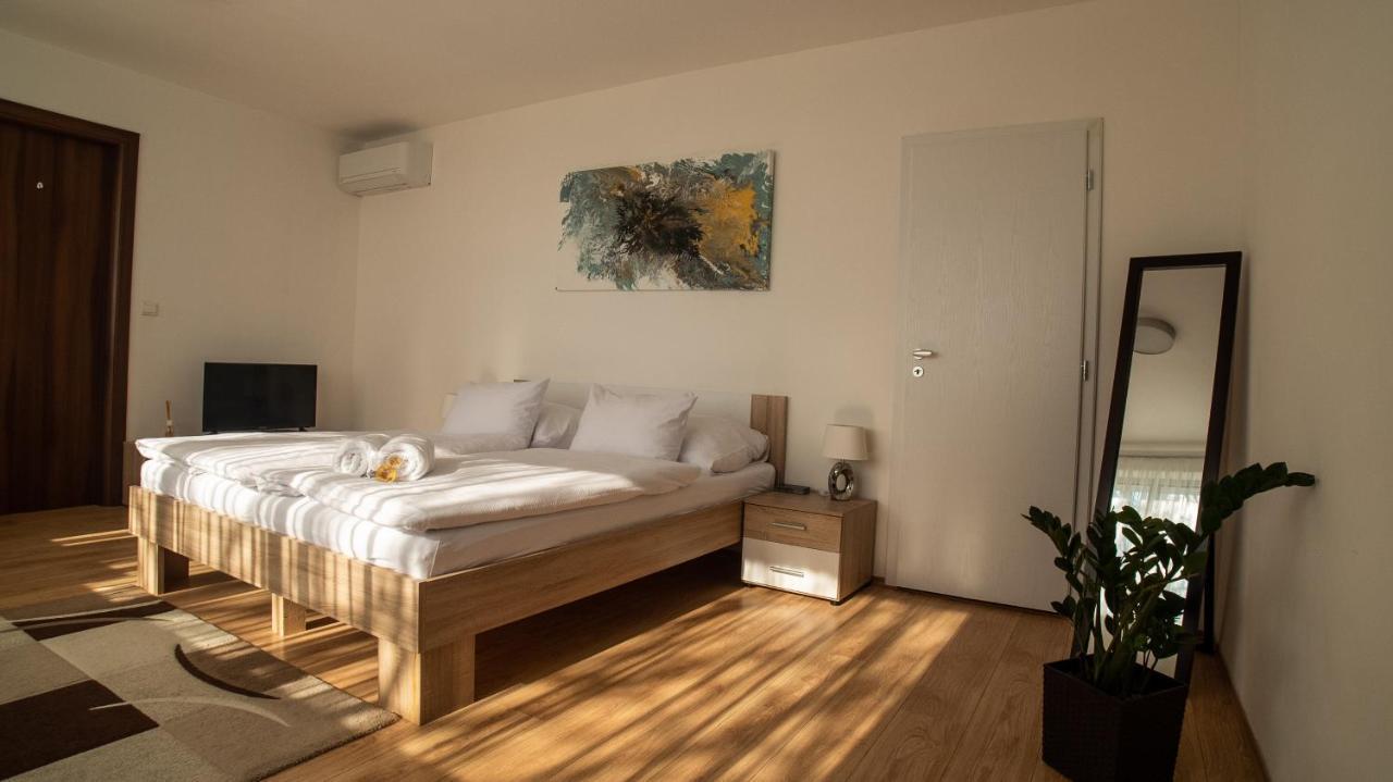 River View Residence Bratislava Eksteriør billede